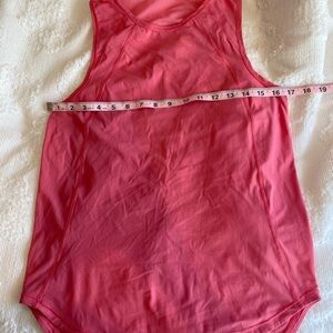 Lululemon Pink Tank EUC size 6